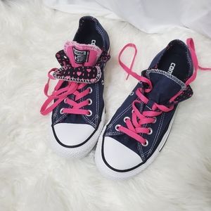 Navy and hot pink Converse with hearts 💕